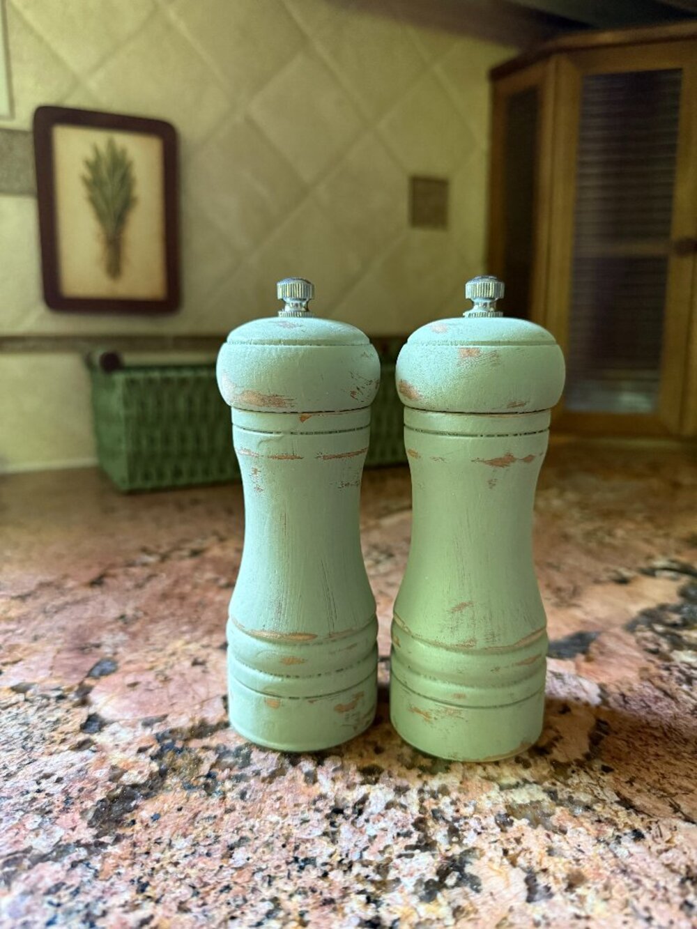 Rustic Distressed Hand Painted Wood Sage Green Salt & Pepper Grinder Set w/Tray - Picture 2 of 12